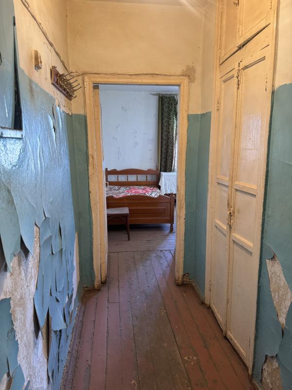 Продается 2-комнатная квартира, расположенная на 2 этаже 3-этажного дома в тихом районе, по адресу Л - Гай