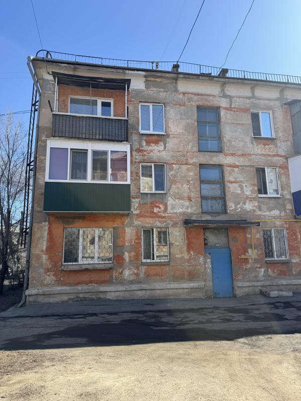 Продается 2-комнатная квартира, расположенная на 2 этаже 3-этажного дома в тихом районе, по адресу Л - Гай