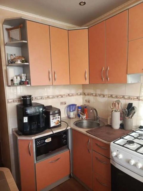 Продается угловой кухонный гарнитур в хорошем состоянии вместе с мойкой и кухонной плитой ( газ-элек - Орск