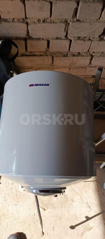 Продам водонагреватель накопительный 50 литров в хорошем состоянии. - Гай