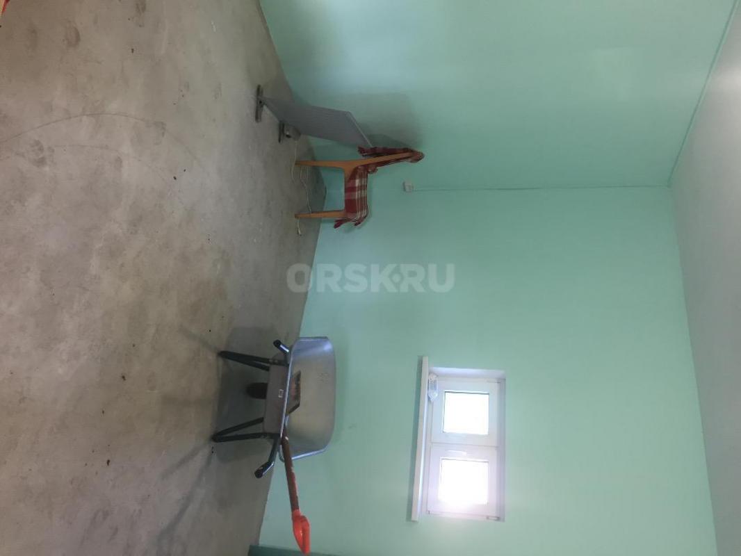 Продам участок с домом 5*5. 300м от водонапорной башни по ул Вяземской. - Орск