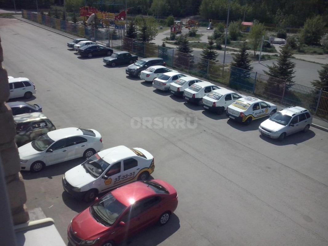 В здании справа от ТРК ЕВРОПЕЙСКИЙ , сдам в аренду офисные и производственные помещения  . - Орск