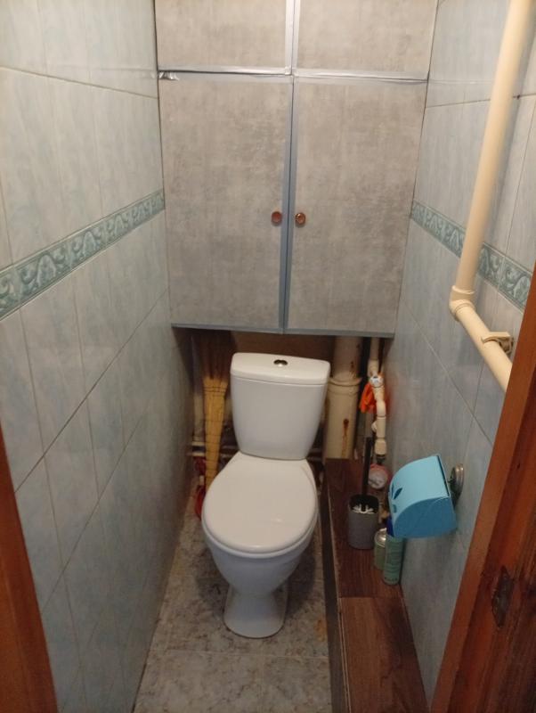 Сдам однокомнатную квартиру на длительный срок.15000р.,плюс счётчики. - Орск