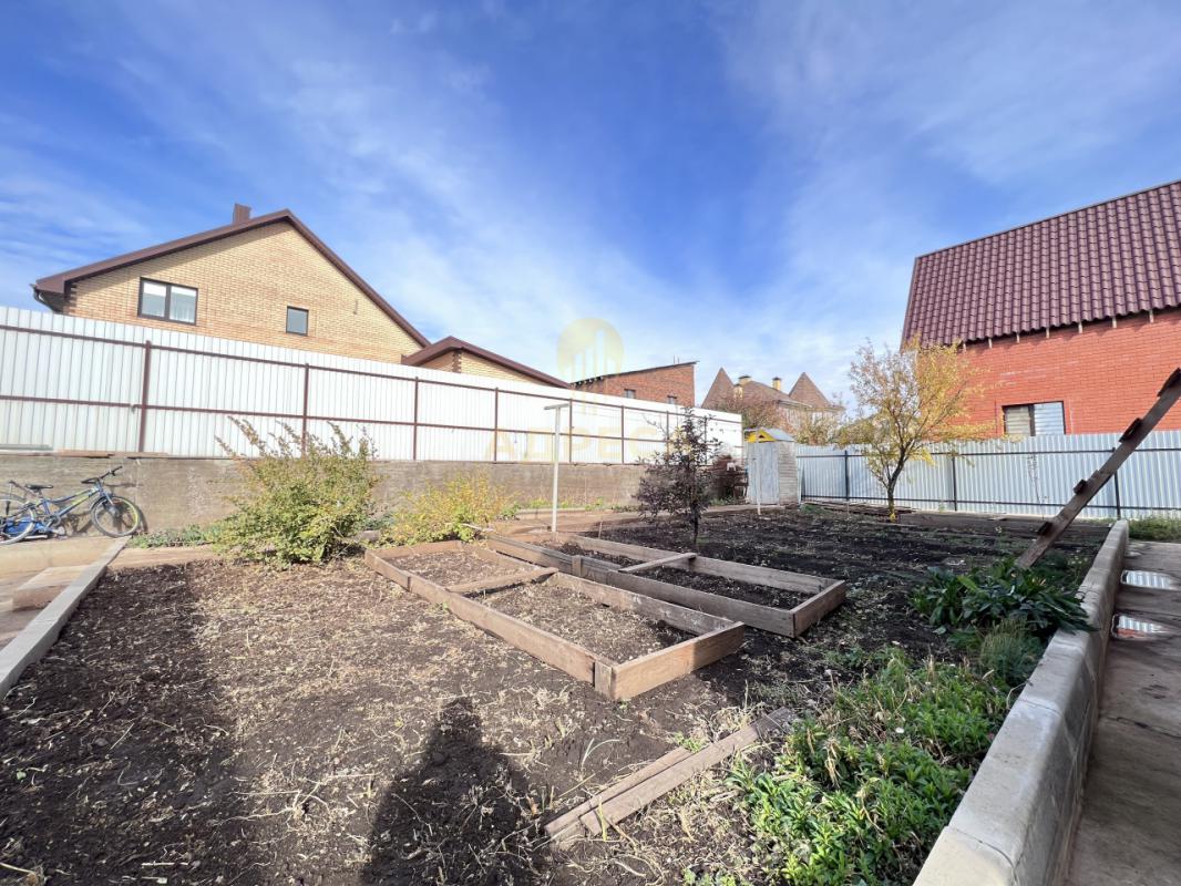 Продаётся просторный и надёжный дом для большой семьи в поселке Ленина ( Заречье) со всей необходимо - Ленина