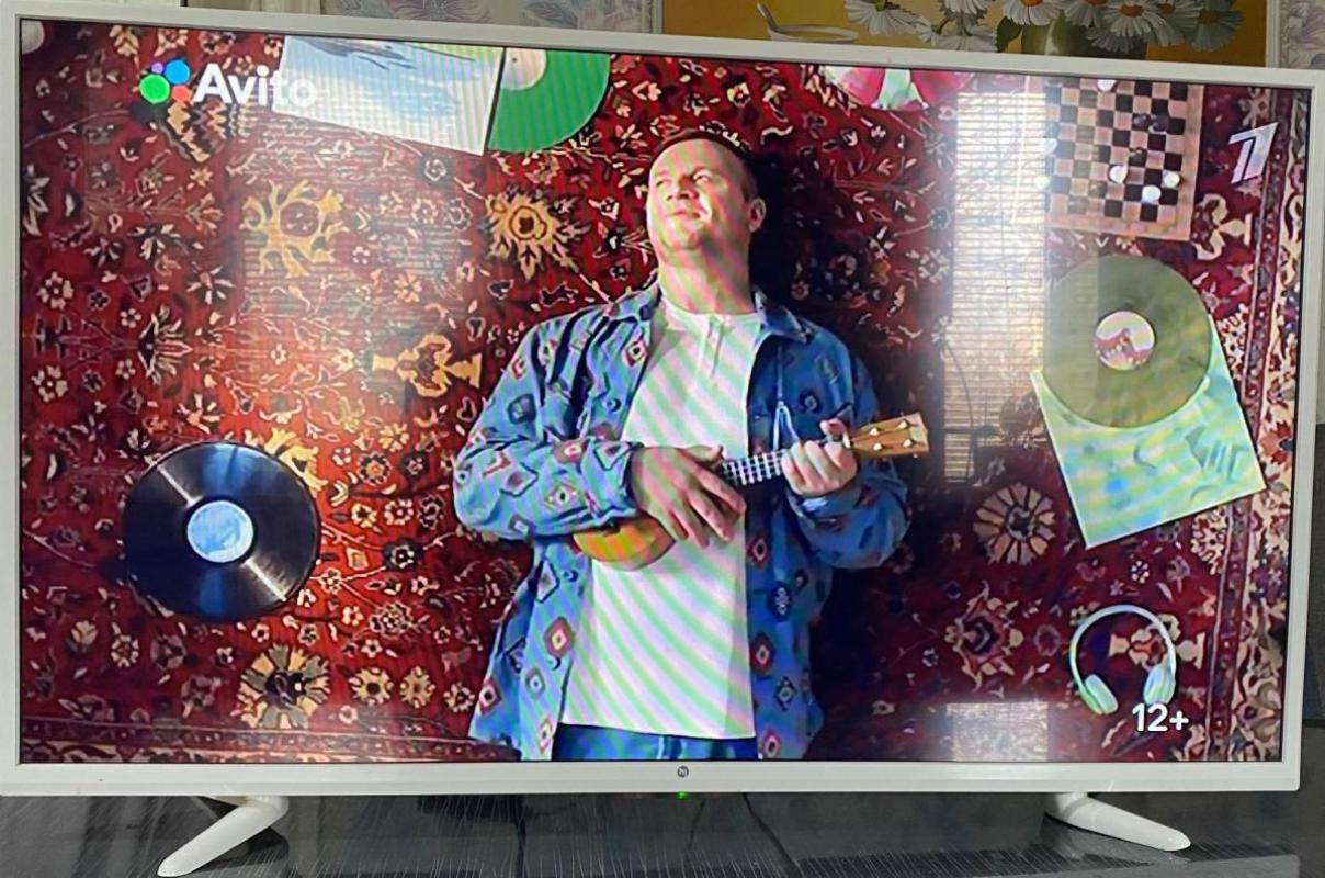 ЖК телевизор диагональ 102 см в рабочем состоянии.20 каналов показывает по обычной антенне. - Орск