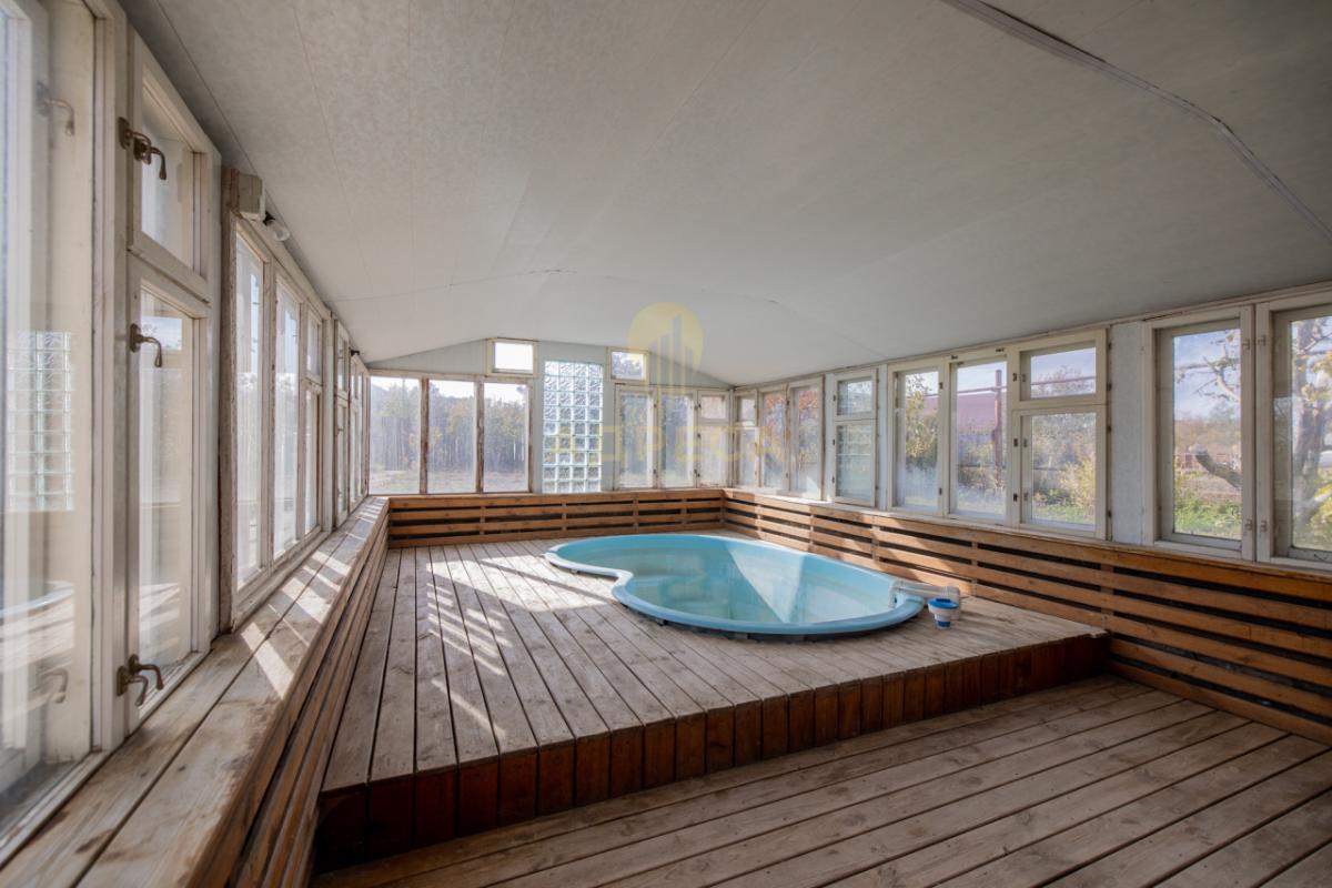 Продаём просторный и надёжный двухэтажный дом для большой семьи. - имени 9 Января