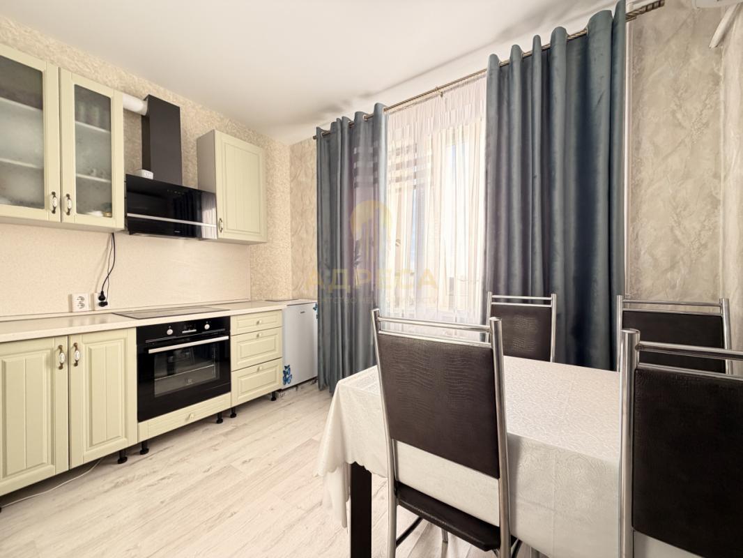 Продается уютная квартира по улице Карпова 3/1, полностью с ремонтом, расположенная на 17-м этаже мо - Оренбург