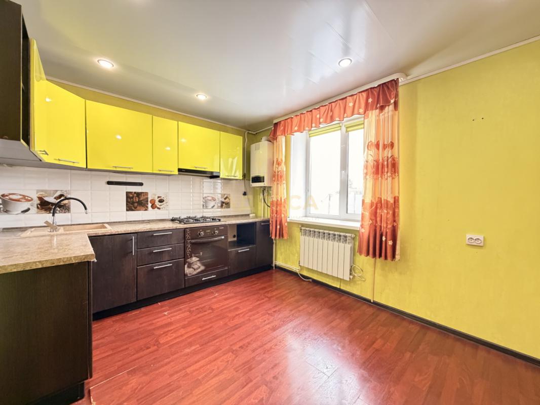 Продаётся дом для большой семьи в поселке Павловка, со всей необходимой инфраструктурой для комфортн - Павловка