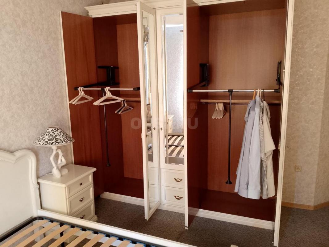 Спальный гарнитур производства Италия, б/у в хорошем состоянии. - Новотроицк