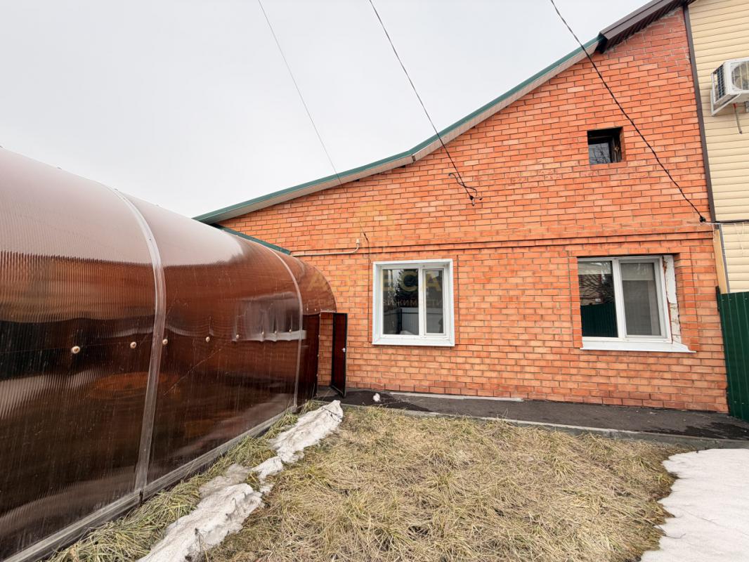 Продаётся дом для большой семьи в поселке Павловка, со всей необходимой инфраструктурой для комфортн - Павловка