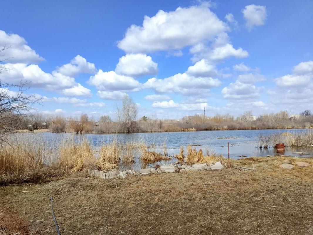 Дача в садовом обществе СНТ 5 ОМЗ, расположено в районе объездной Зеленхоза по пути к Уральской дере - Орск