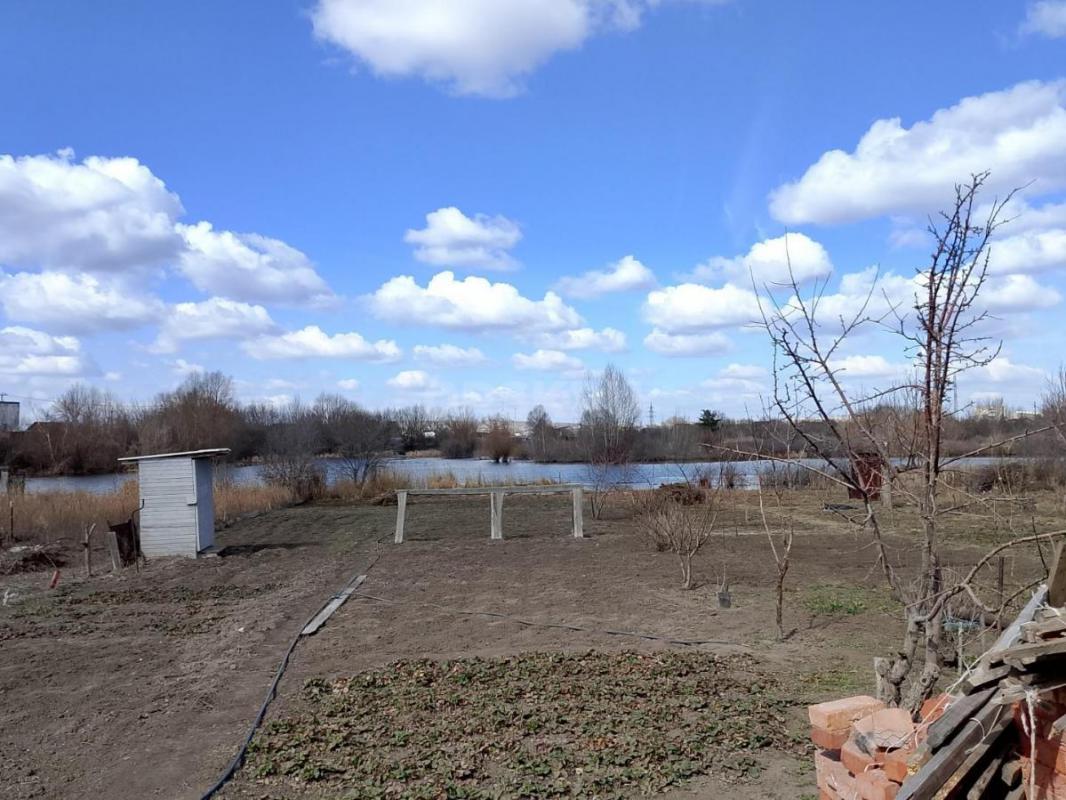 Дача в садовом обществе СНТ 5 ОМЗ, расположено в районе объездной Зеленхоза по пути к Уральской дере - Орск