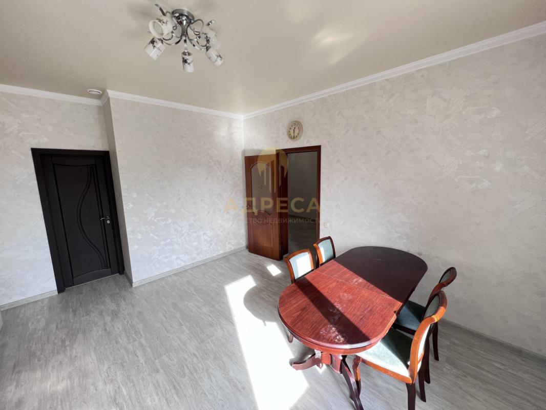 Продаётся просторный и надёжный дом для большой семьи в поселке Ленина ( Заречье) со всей необходимо - Ленина