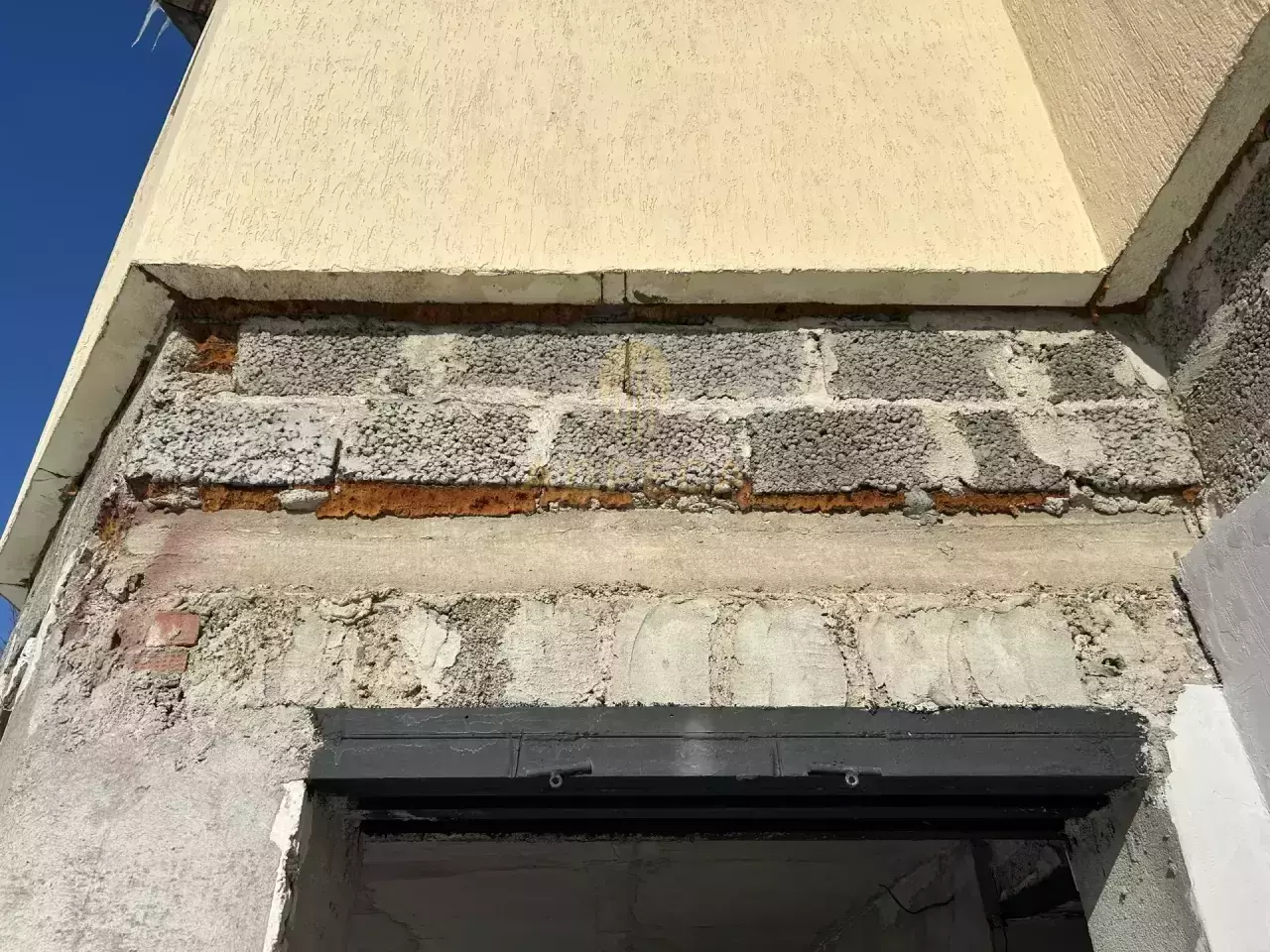 В самом востребованном районе города,на участке 5 соток продаются два дома. - Оренбург