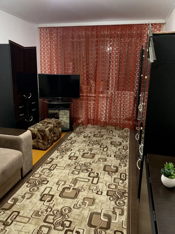 Продается уютная квартира, средний этаж, не угловая. - 