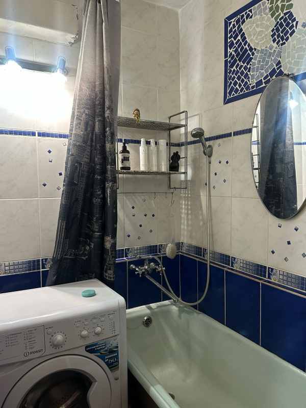 Продается уютная квартира, средний этаж, не угловая. - 