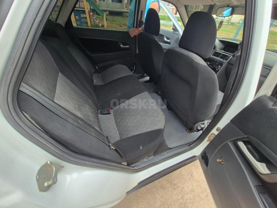 Продам приору самая простая комплектация цена 400 только на сегодня - Новоорск
