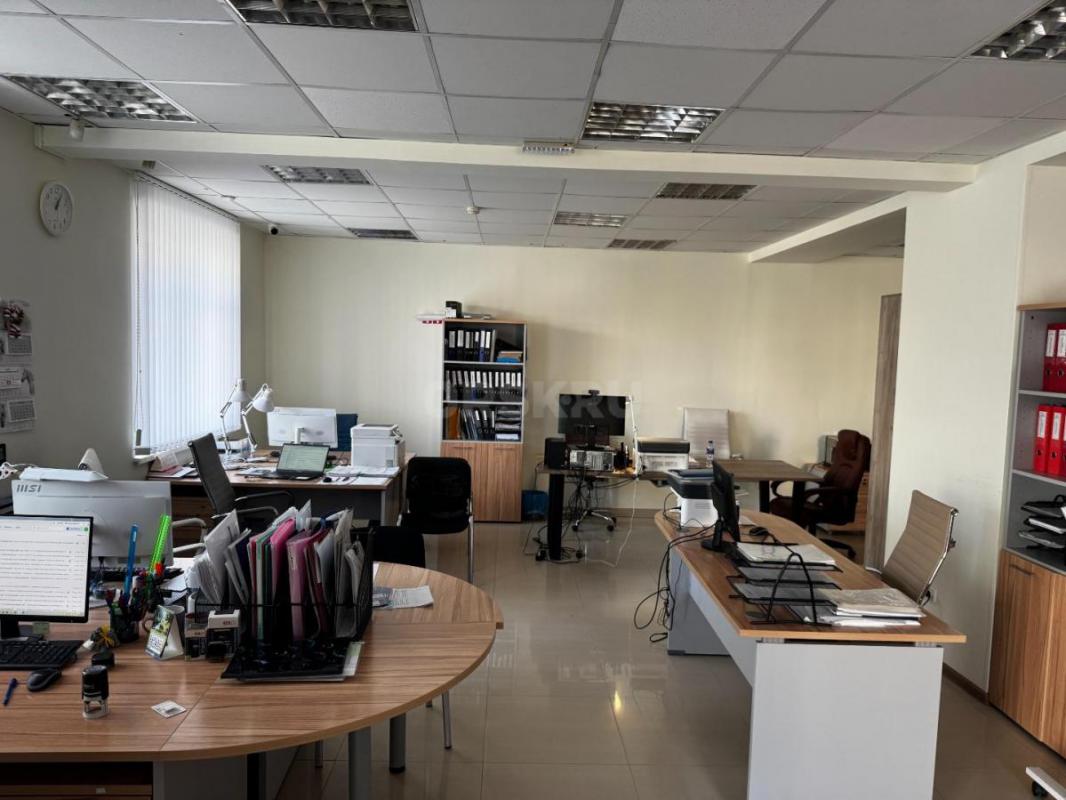 Сдается в аренду торговое помещение  74 кв. - Орск