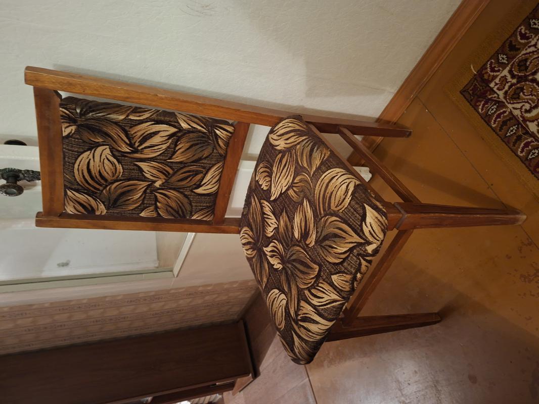 Продам деревянные стулья 6шт по 700р. - Гай