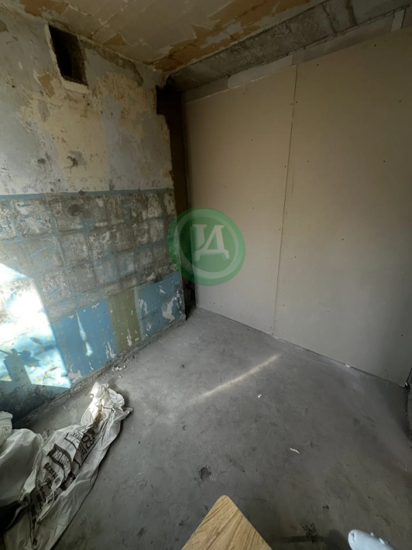 Продам 2 комнатную квартиру в 5 этажном доме на 2 этаже. - Орск