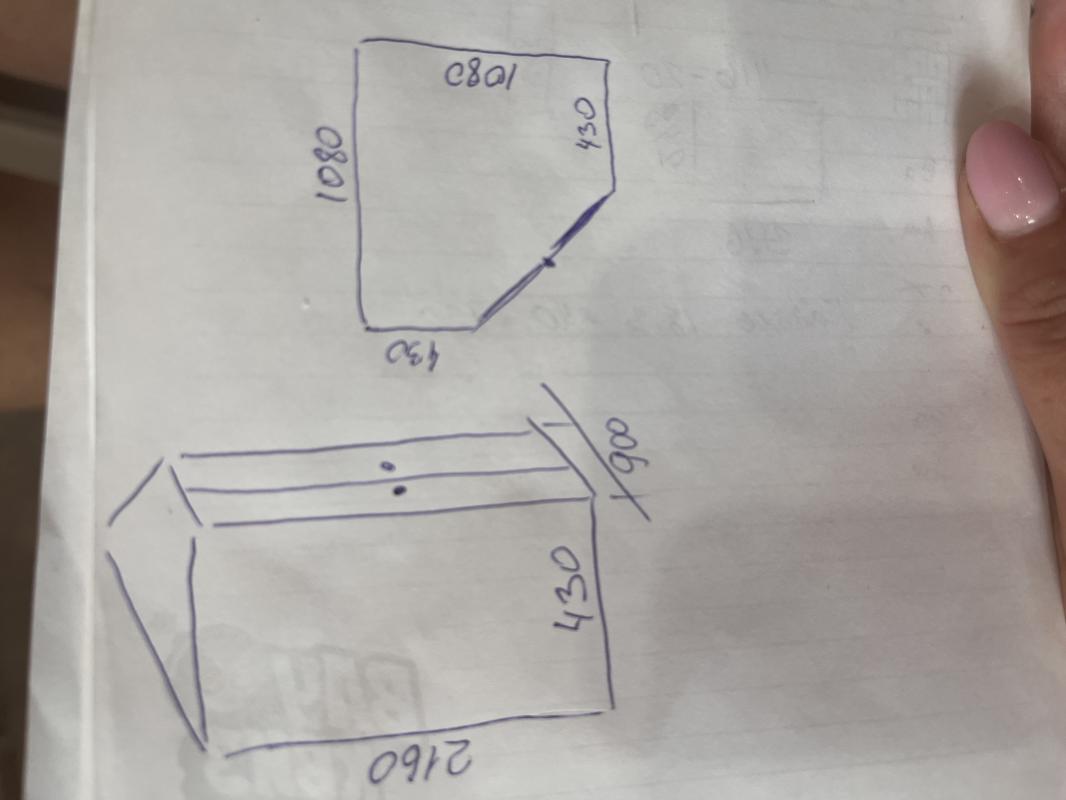 ПРОДАМ угловой шкаф добротный, высокий, очень глубокий, вмещает много вещей. - Новотроицк