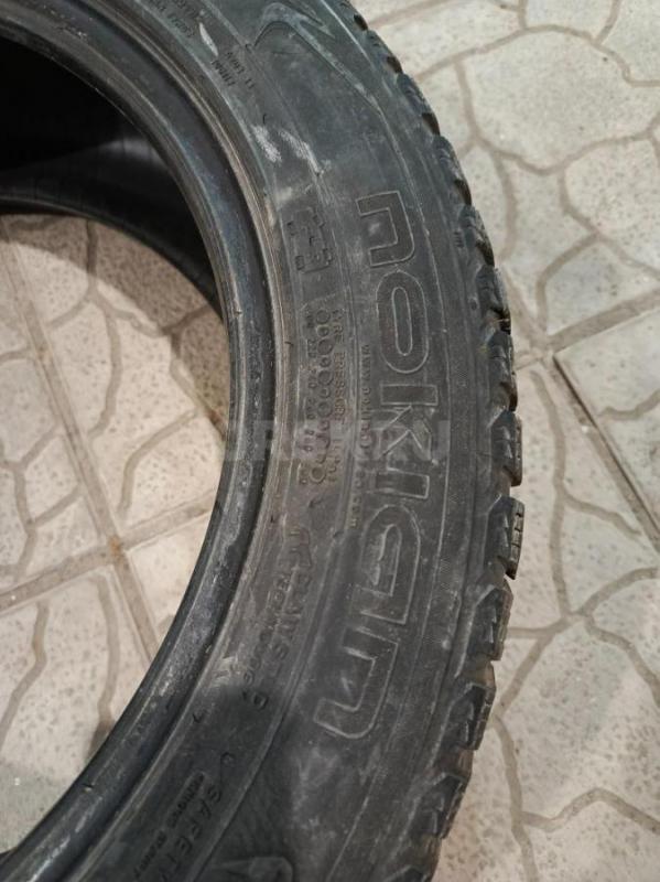 Продам б/у комплект зимних шипованных шин 205/55/r16: три баллона Нокиан Хакка 5, один Сайлун Айс Бл - Орск