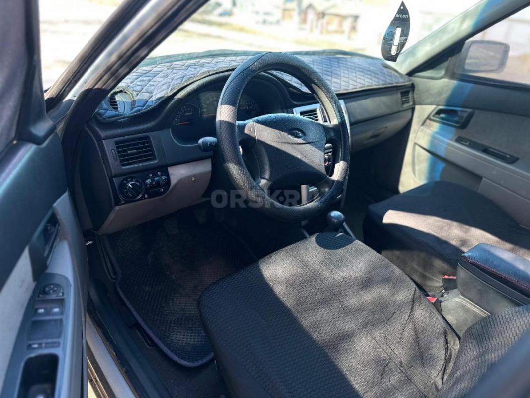 Продам Лада приора 2008гэ
2собственника
Без ДТП В родном окрасе
Кузов не гнилой 
Двигатель работ - Орск