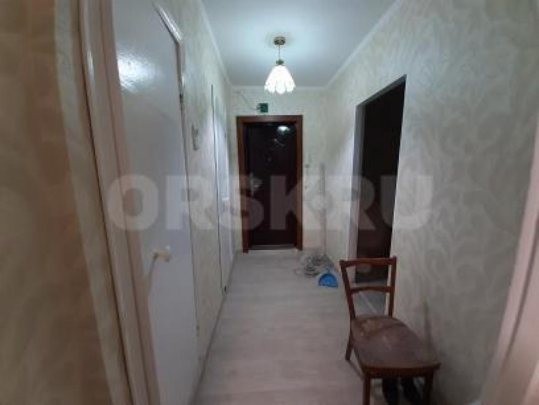 Продам квартиру, 5/9, ул. - Орск