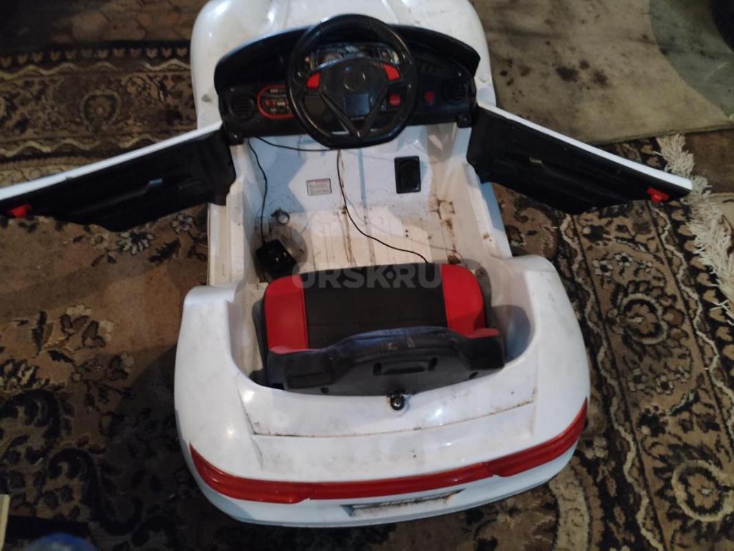 Продам дедский электромобиль 2 года не пользовались стоял в гараже сейчас нужно смотреть почистить к - Орск