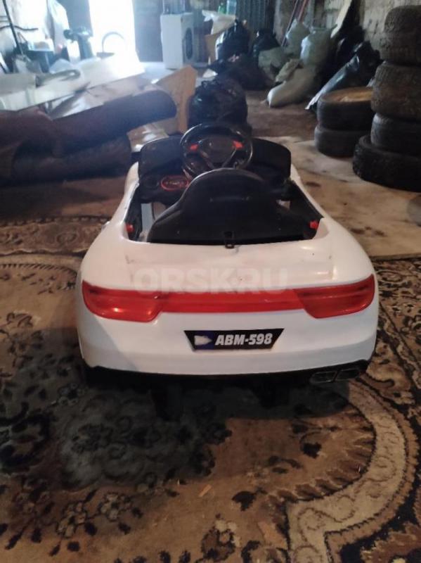 Продам дедский электромобиль 2 года не пользовались стоял в гараже сейчас нужно смотреть почистить к - Орск