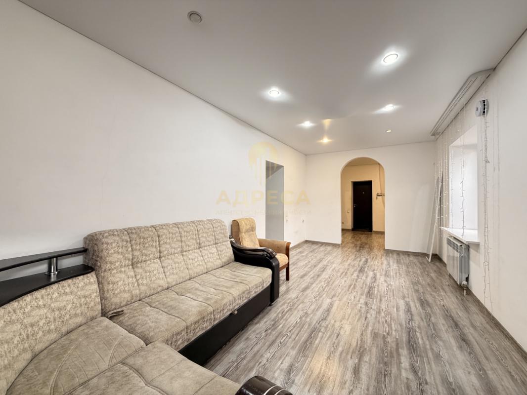 Продаётся дом для большой семьи в поселке Павловка, со всей необходимой инфраструктурой для комфортн - Павловка