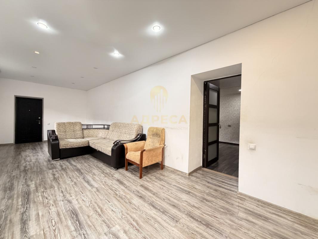 Продаётся дом для большой семьи в поселке Павловка, со всей необходимой инфраструктурой для комфортн - Павловка