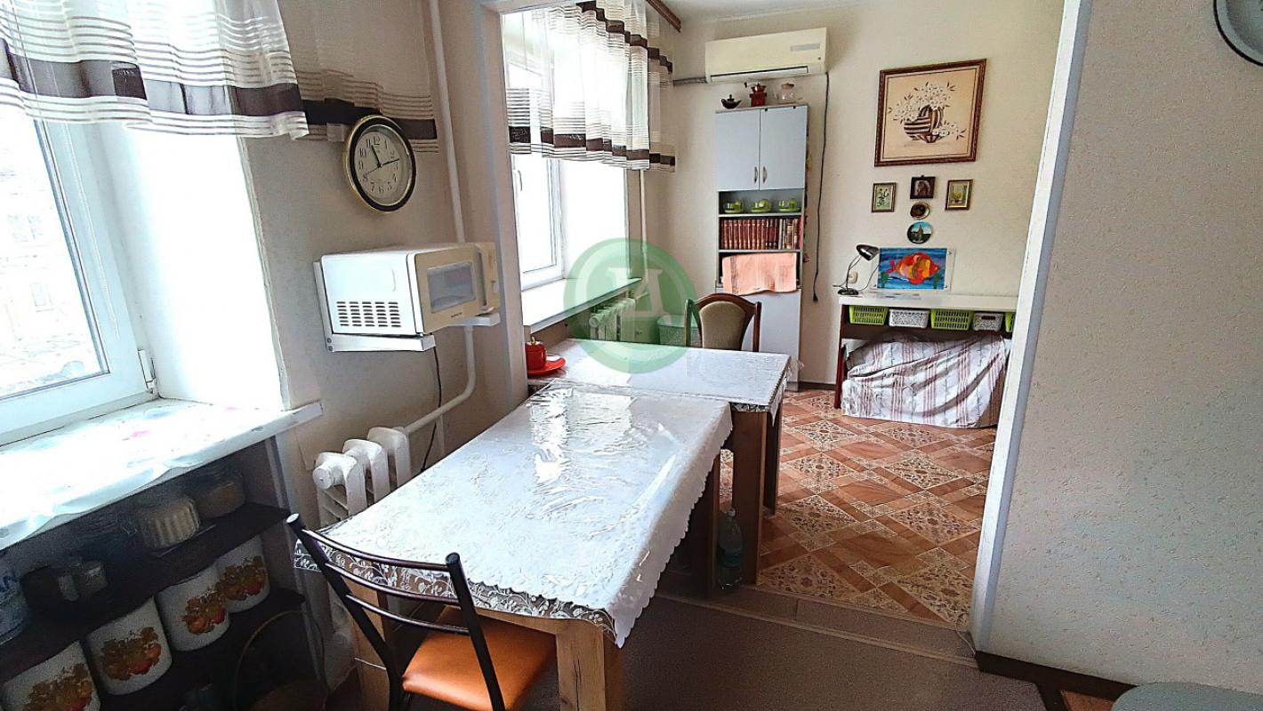 Продам уютную 2-х  комнатную квартиру на ул. - Орск