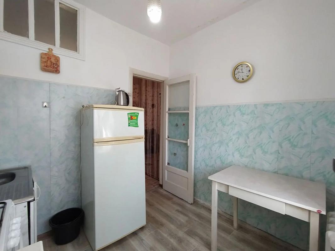 ПРОДАËТСЯ 2-Х КОМНАТНАЯ КВАРТИРА, НА 2 ЭТАЖЕ, 4-Х ЭТАЖНОГО КИРПИЧНОГО ДОМА, В ЦЕНТРЕ ГОРОДА! - Новотроицк