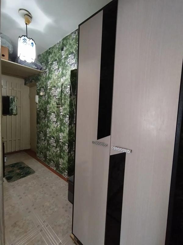 ПРОДАËТСЯ 2-Х КОМНАТНАЯ КВАРТИРА, НА 2 ЭТАЖЕ, 4-Х ЭТАЖНОГО КИРПИЧНОГО ДОМА, В ЦЕНТРЕ ГОРОДА! - Новотроицк