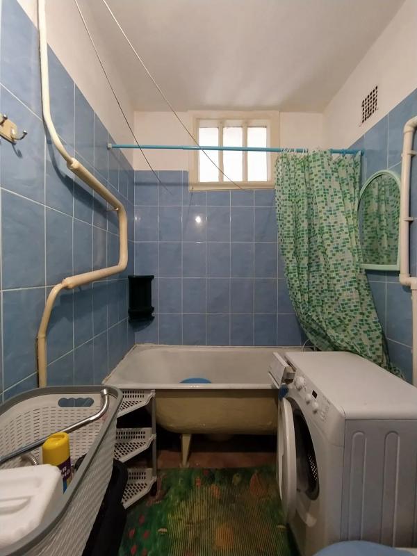 ПРОДАËТСЯ 2-Х КОМНАТНАЯ КВАРТИРА, НА 2 ЭТАЖЕ, 4-Х ЭТАЖНОГО КИРПИЧНОГО ДОМА, В ЦЕНТРЕ ГОРОДА! - Новотроицк