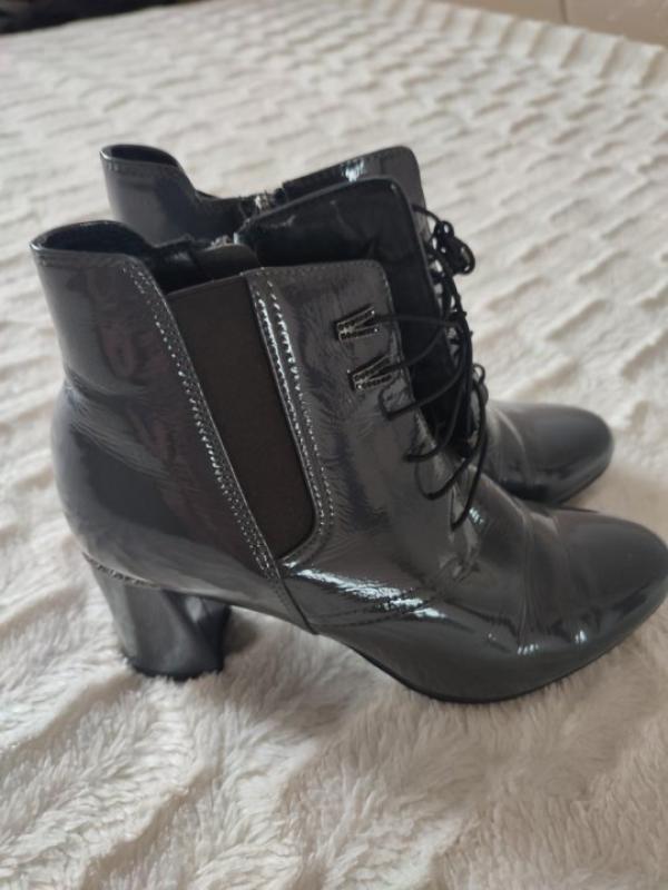 Продам  лакированные ботильоны 38 размер,в отлчном состоянии. - Орск