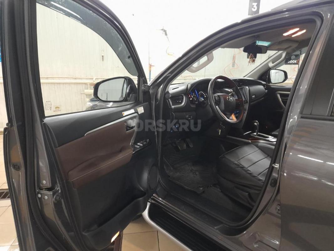 Машина новая,не ездили,стояла. - Орск