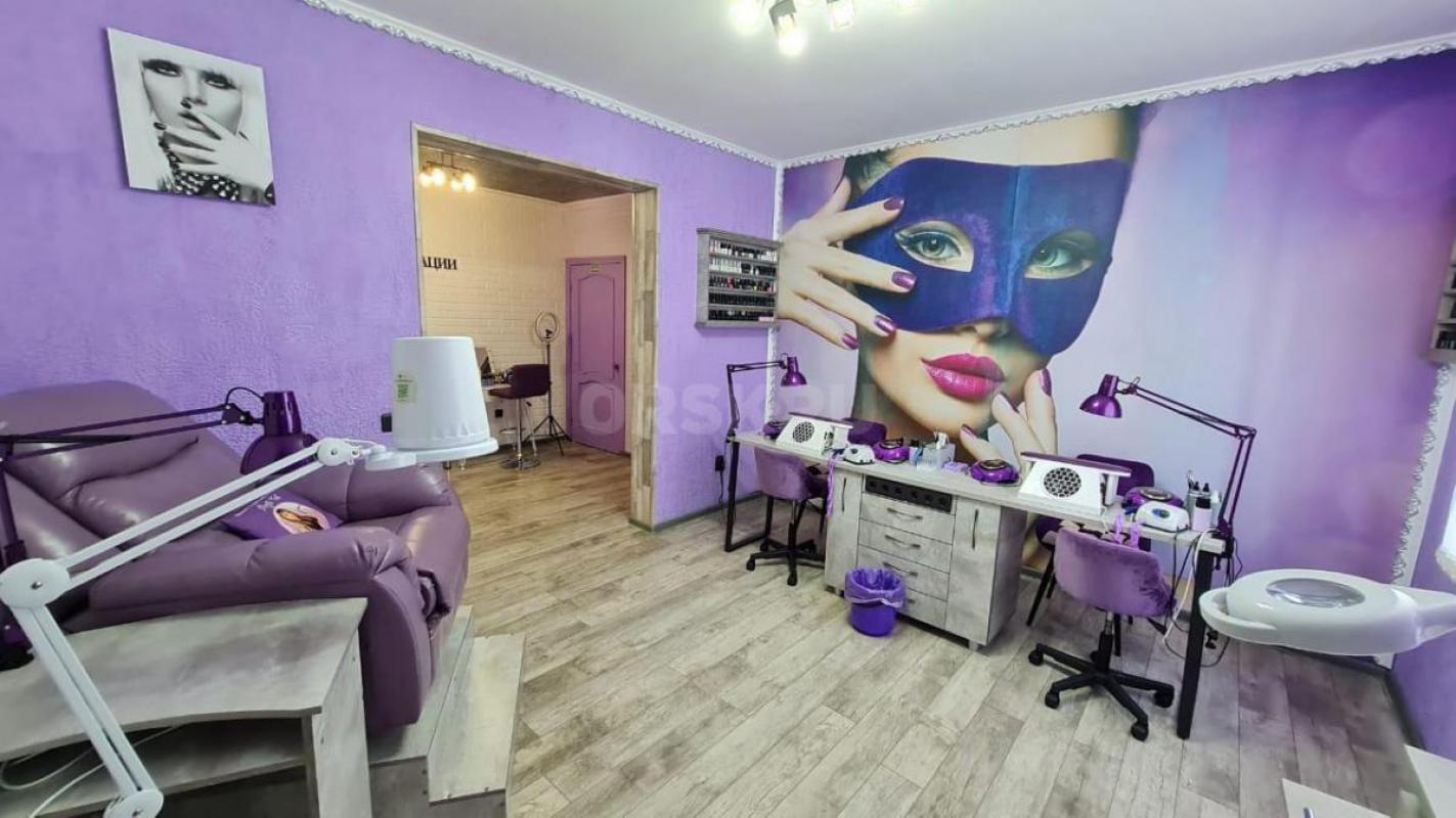 Готовый бизнес в центре города: студия маникюра с оборудованием и ремонтом! - Орск