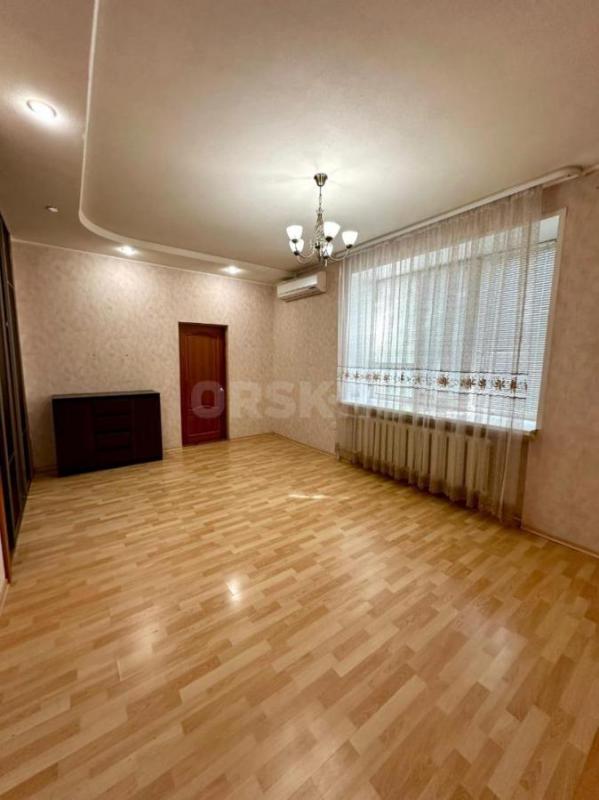 Вашему вниманию предлагается уютная 3-х комнатная квартира СТАРОГО ТИПА в самом сердце Орска, в райо - Орск