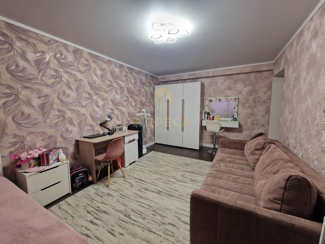 Продается шикарная трехкомнатная квартира, общей площадью 73,5 кв. - Оренбург