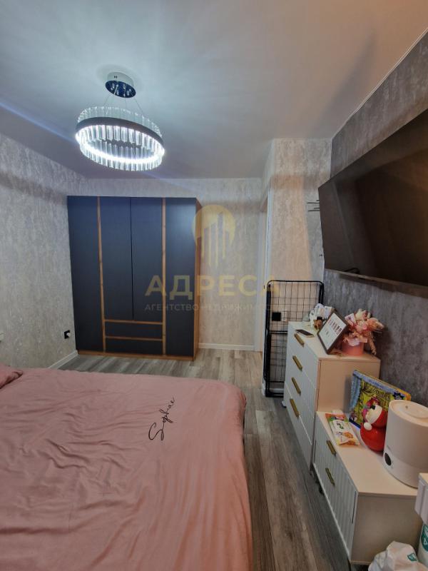 Продается шикарная трехкомнатная квартира, общей площадью 73,5 кв. - Оренбург