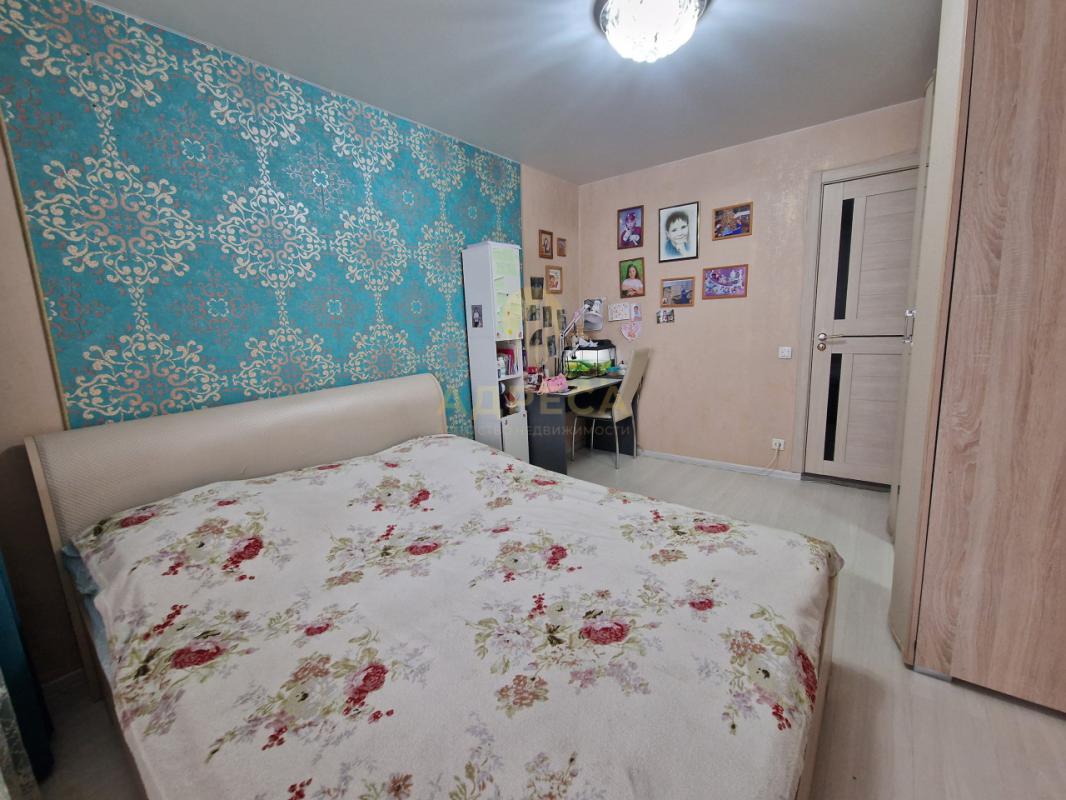 Продается шикарная трёхкомнатная квартира, светлая с изолированными комнатами и раздельным сан/узлом - Оренбург