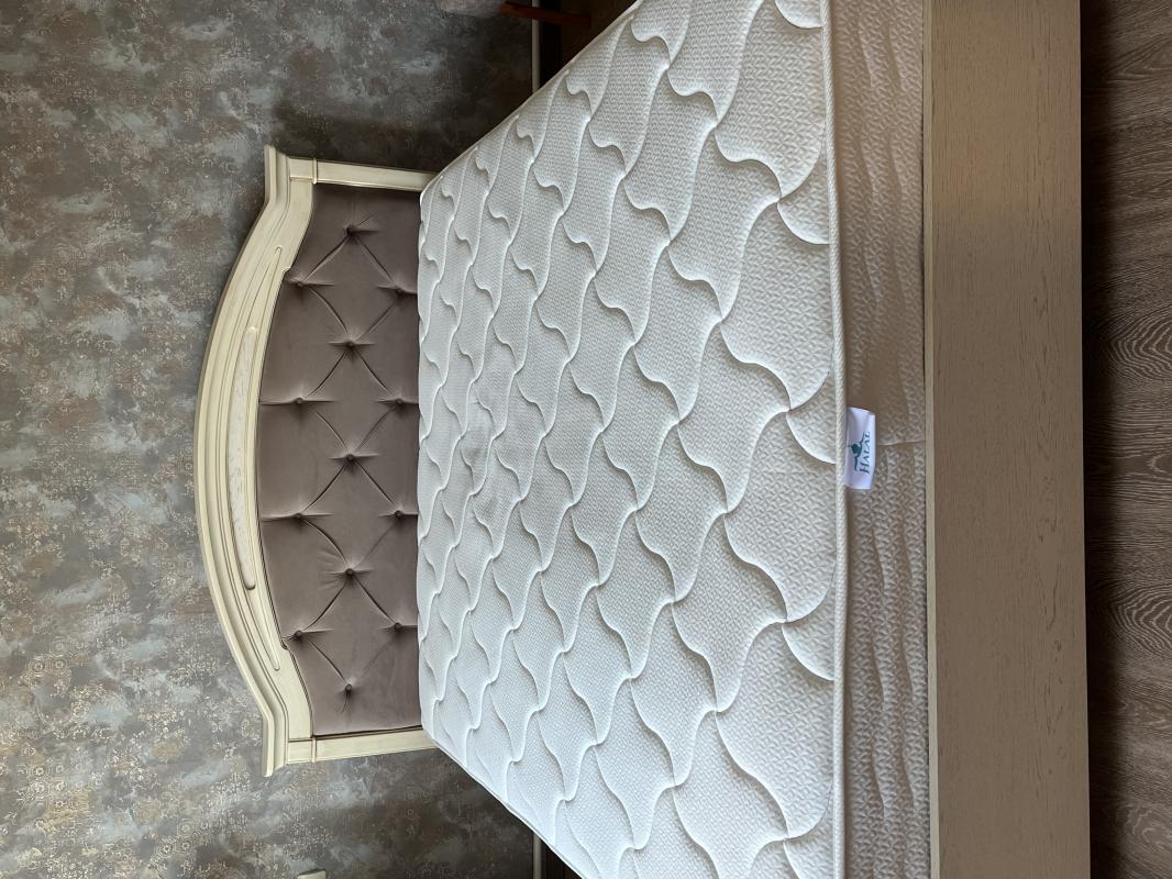 Продам спальный гарнитур город Орск (шкаф кровать с матрасом все в идеальном состоянии) - Новотроицк