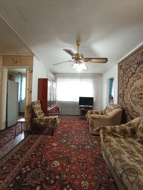 В продаже  2-комнатная квартира по адресу:  г. - Новотроицк