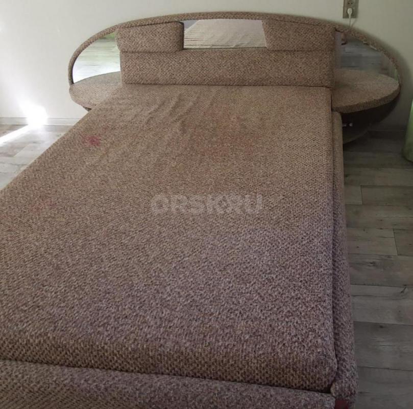 Продается ТАХТА ( спальное место  150 × 200) , с ПОДЪЁМНЫМ МЕХАНИЗМОМ - Орск