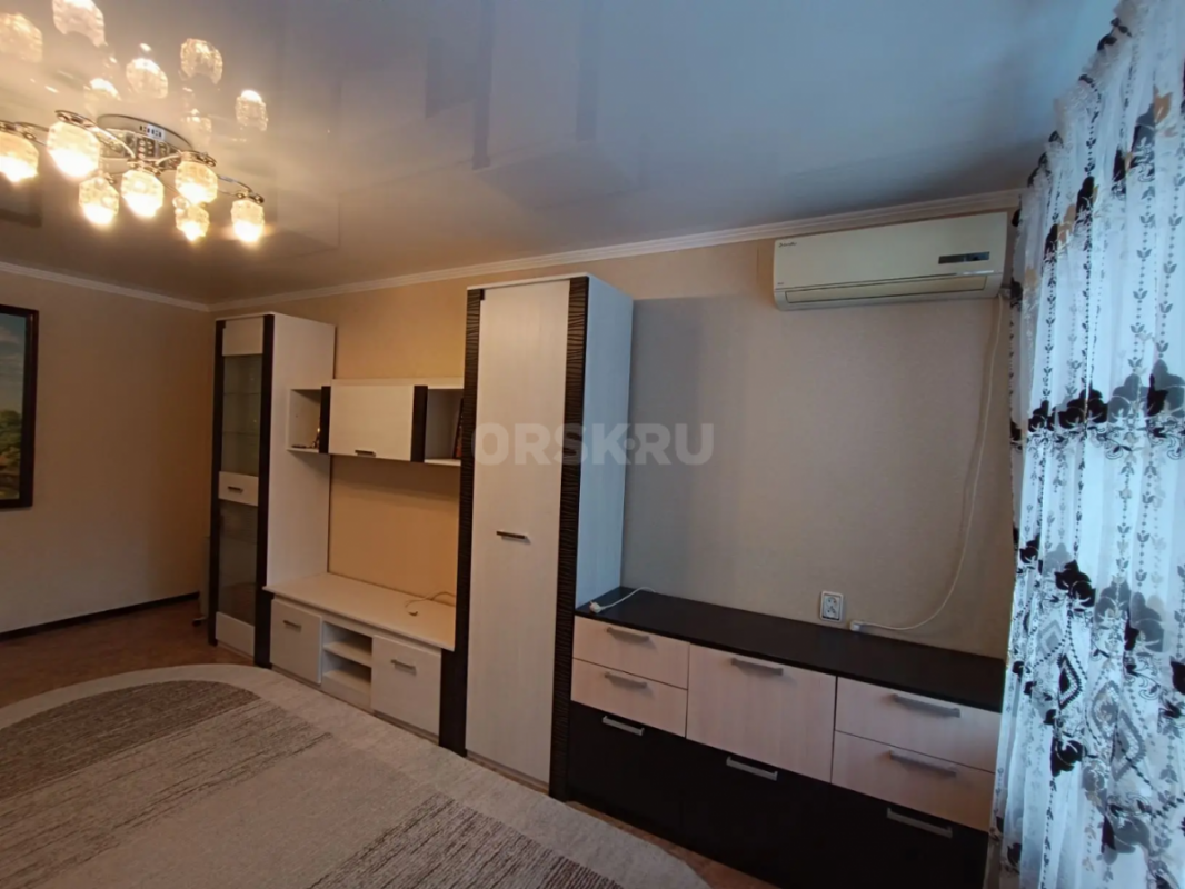 Сдается квартира от собственника. ул Короленко дом 142 Предоставляется договор, чеки (плачу налоги). - Орск