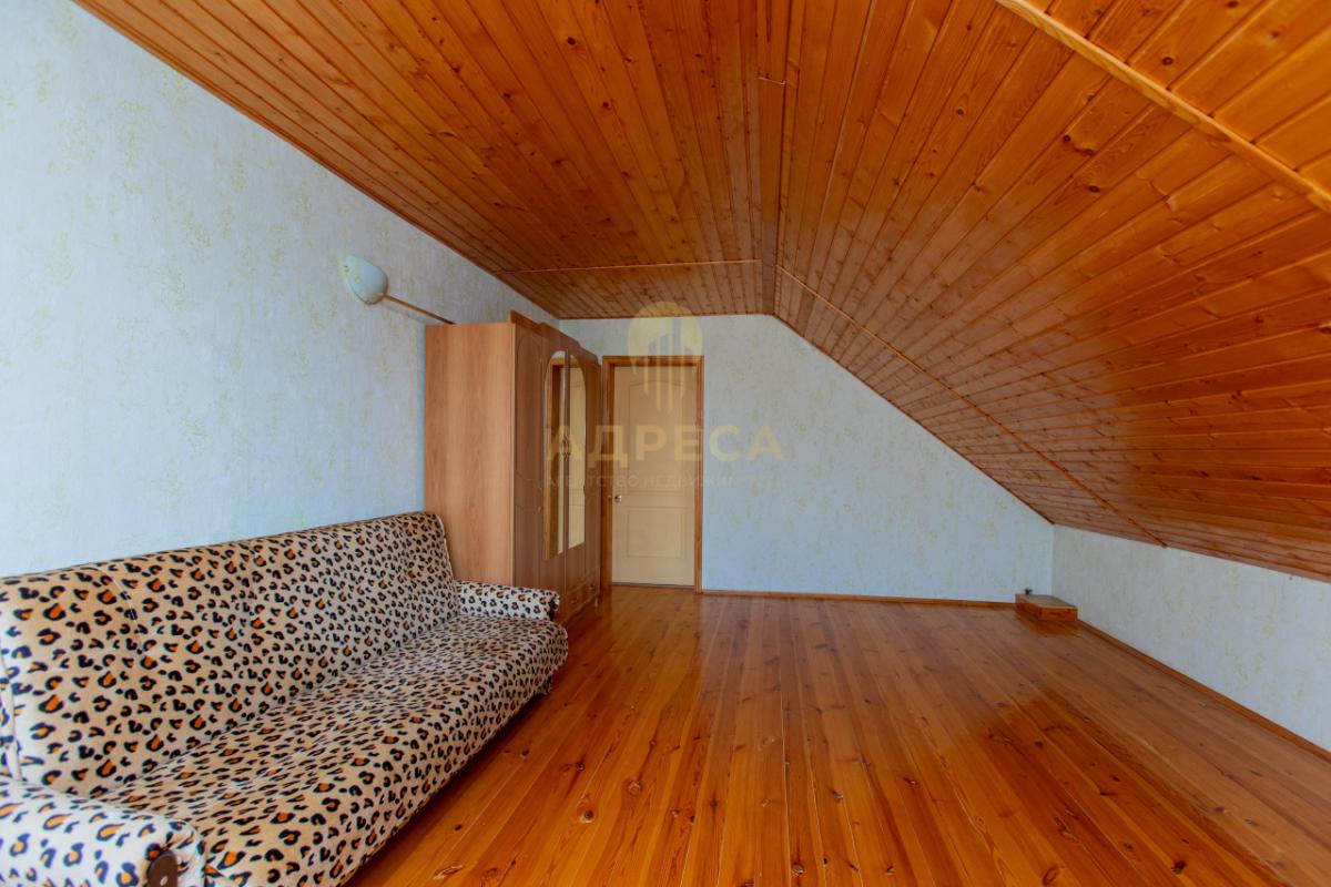 В продаже двухэтажный ДОМ 248м Площадь участка 13 сотУдобная транспортная развязка, магазины,аптеки - Оренбург