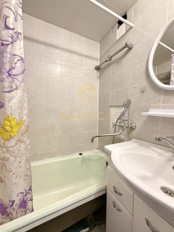 Продаётся просторная 3-х комнатная квартира на 6 этаже 10-ти этажного дома, по адресу ул. - Оренбург