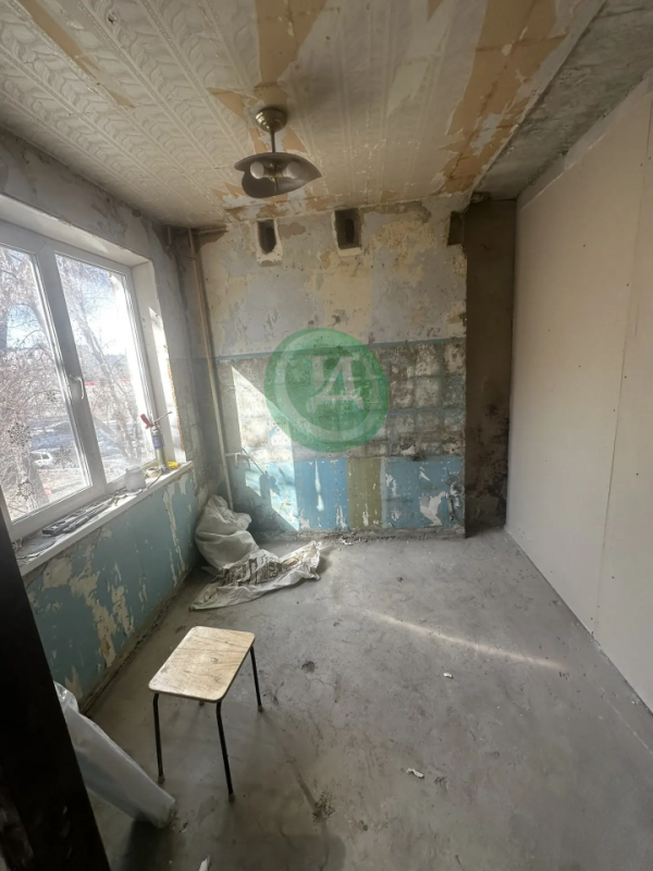 Продам 2 комнатную квартиру в 5 этажном доме на 2 этаже. - Орск